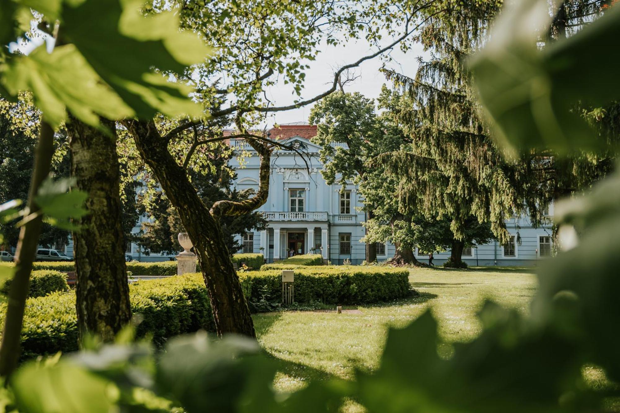 Hotel Kaštieľ Mojmírovce Exterior foto